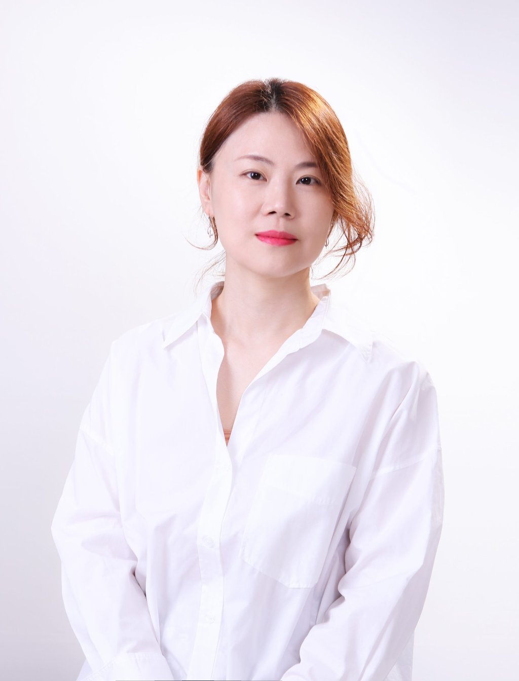 Yi Yi Jeong Eun says she tries to convey what she thinks of as the essence of nature. Photo: Courtesy of Yi Yi Jeong Eun and Ora-Ora.