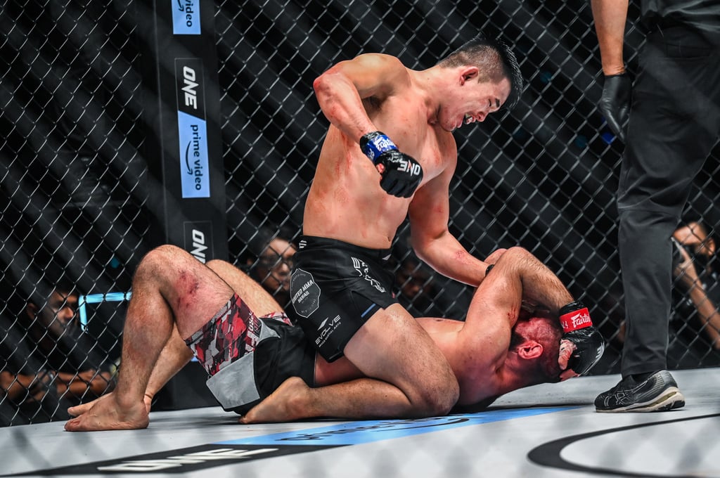 Christian Lee finishes Kiamrian Abbasov. Christian Lee finishes Kiamrian Abbasov.