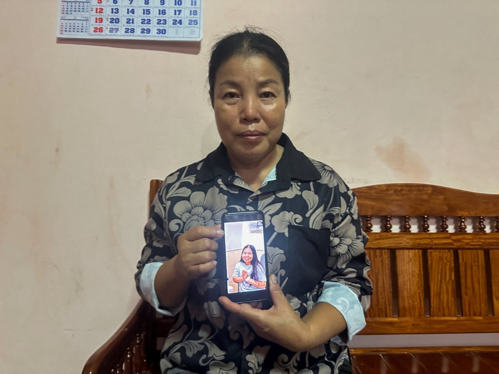 Bunyarin Srijan, the mother of a Thai hostage released on Friday, shows an image of her daughter, Natthawaree Mulkan, on her phone at her home in Khon Kaen, Thailand. Photo: Reuters Bunyarin Srijan, the mother of a Thai hostage released on Friday, shows an image of her daughter, Natthawaree Mulkan, on her phone at her home in Khon Kaen, Thailand. Photo: Reuters