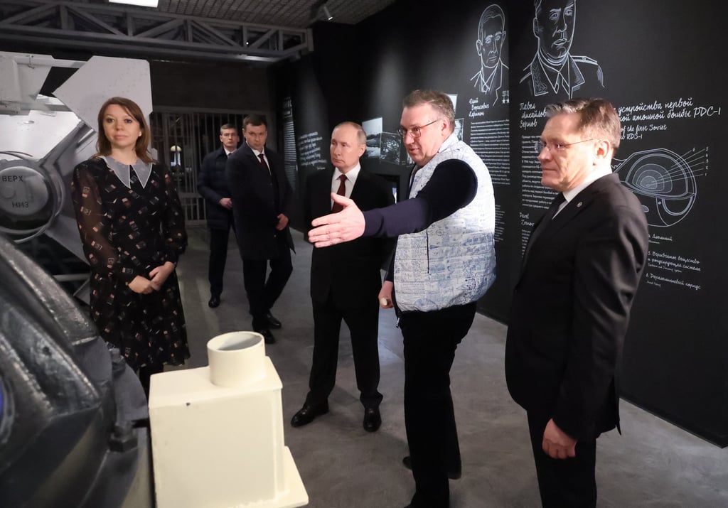 Russian President Vladimir Putin touring the exhibition in Moscow. Photo: EPA-EFE Russian President Vladimir Putin touring the exhibition in Moscow. Photo: EPA-EFE