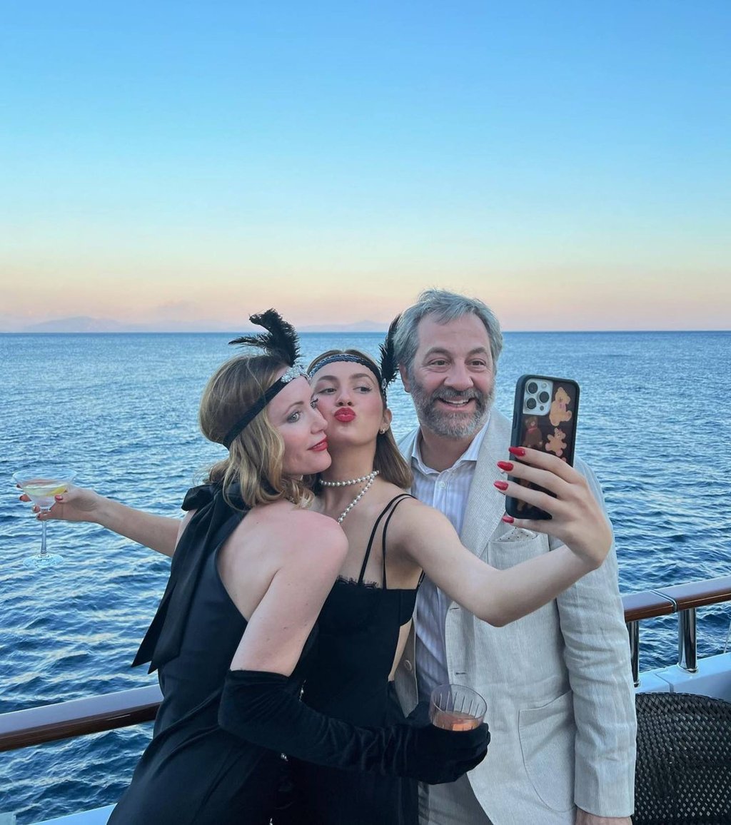 Maude Apatow is the eldest daughter of Leslie Mann and Judd Apatow. Photo: @maudeapatow/Instagram Maude Apatow is the eldest daughter of Leslie Mann and Judd Apatow. Photo: @maudeapatow/Instagram
