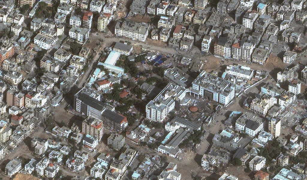 A satellite photo shows al-Shifa hospital in Gaza City on November 26. Photo: Maxar Technologies via AFP