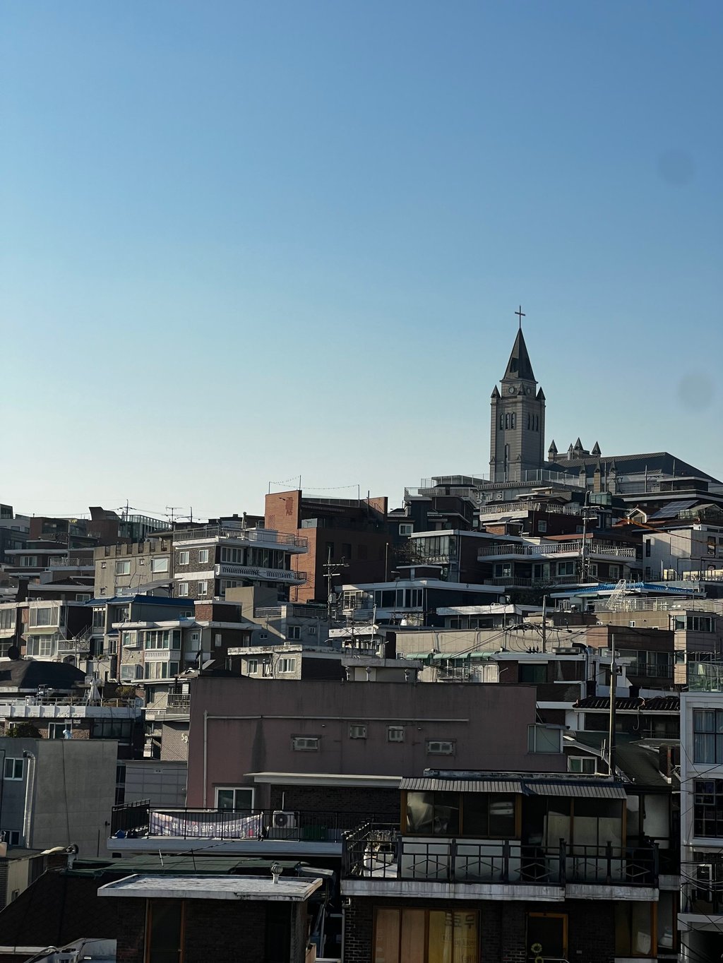 Haebang Presbyterian Church stands tall above Haebangchon and can be seen from across Seoul. Photo: Erika Na Haebang Presbyterian Church stands tall above Haebangchon and can be seen from across Seoul. Photo: Erika Na