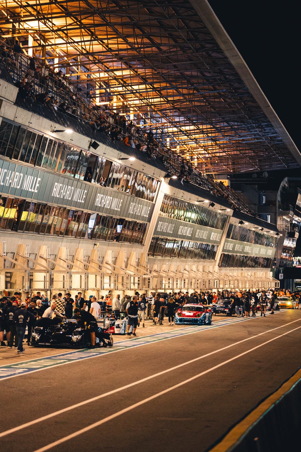 Nighttime pit stops at the Richard Mille Le Mans Classic 2023