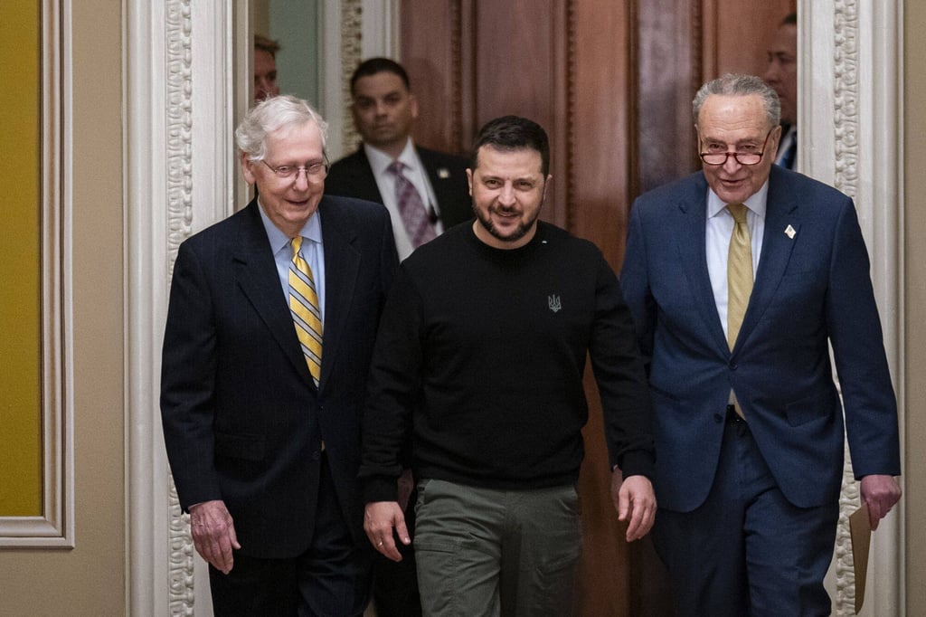 Ukraine President Volodymyr Zelensky (centre) walks with US Senate Majority Leader Chuck Schumer (right) and Senate Minority Leader Mitch McConnell at the US Capitol on Tuesday. Photo: Bloomberg