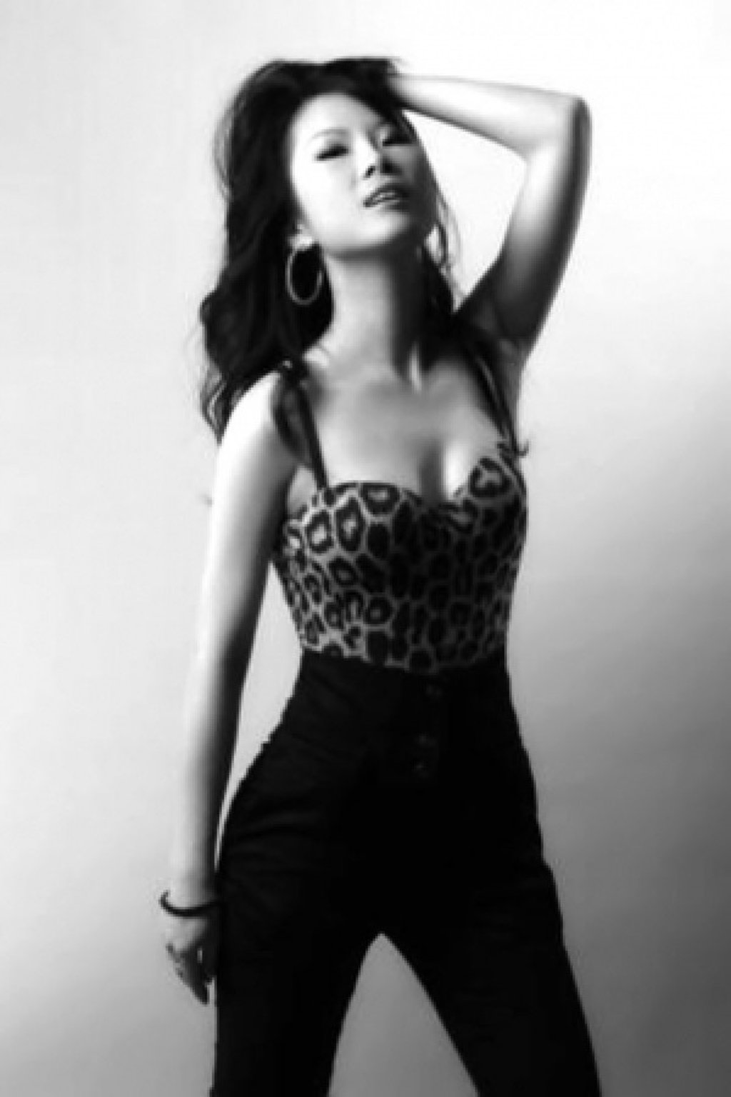 Tinglan Hong striking a pose back in the day. Photo: ShowbizDaily Tinglan Hong striking a pose back in the day. Photo: ShowbizDaily