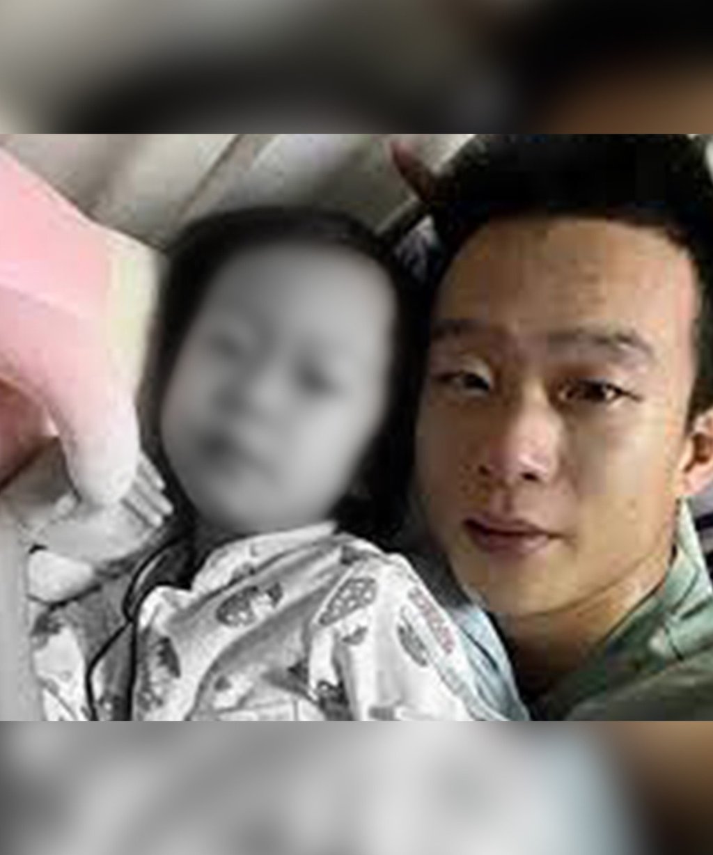 The little girl’s father is distraught after doing everything in his power to save his daughter’s life. Photo: SCMP composite/Douyin The little girl’s father is distraught after doing everything in his power to save his daughter’s life. Photo: SCMP composite/Douyin