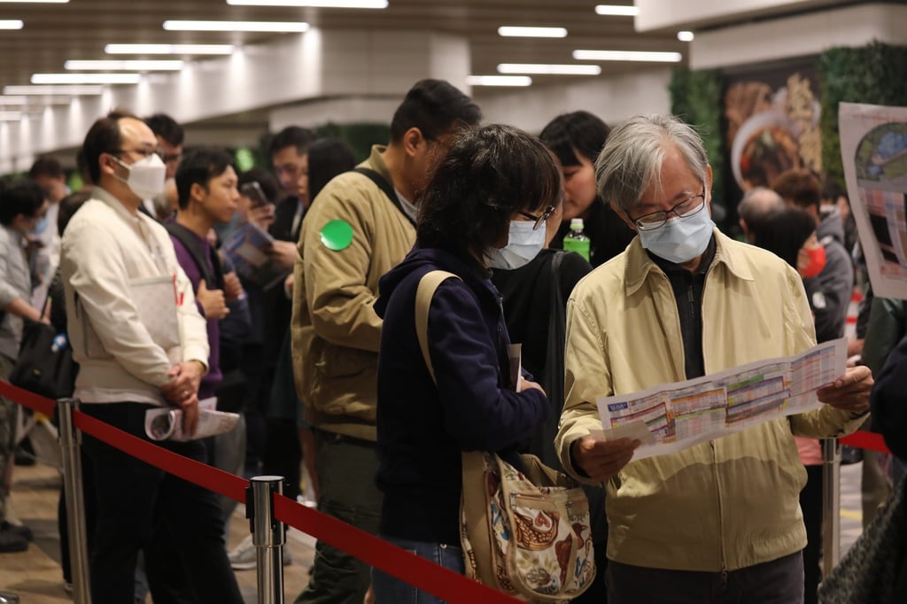 Potential buyers queue up at Sun Hung Kai Properties’ sales centre for a chance to buy flats in the developer’s Yoho West residential project on December 2, 2023. Photo: Xiaomei Chen