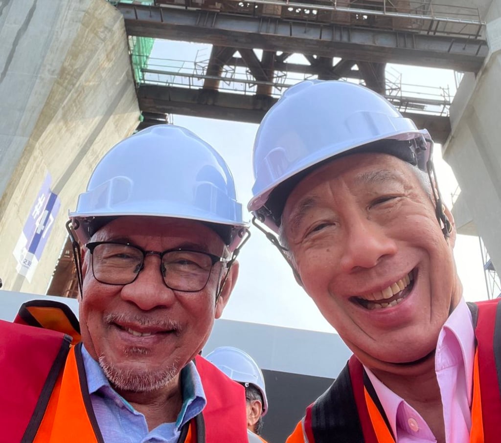 Malaysian Prime Minister Anwar Ibrahim (left) and Singapore Prime Minister Lee Hsien Loong meeting in Johor on Thursday. Photo: X/leehsienloong