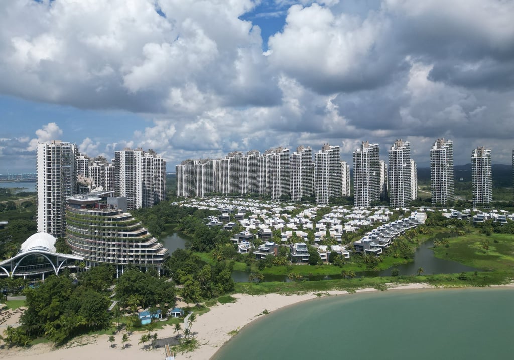 The Forest City development, where tropical undergrowth has reclaimed buildings and boulevards lined by closed shops. Photo: EPA-EFE The Forest City development, where tropical undergrowth has reclaimed buildings and boulevards lined by closed shops. Photo: EPA-EFE