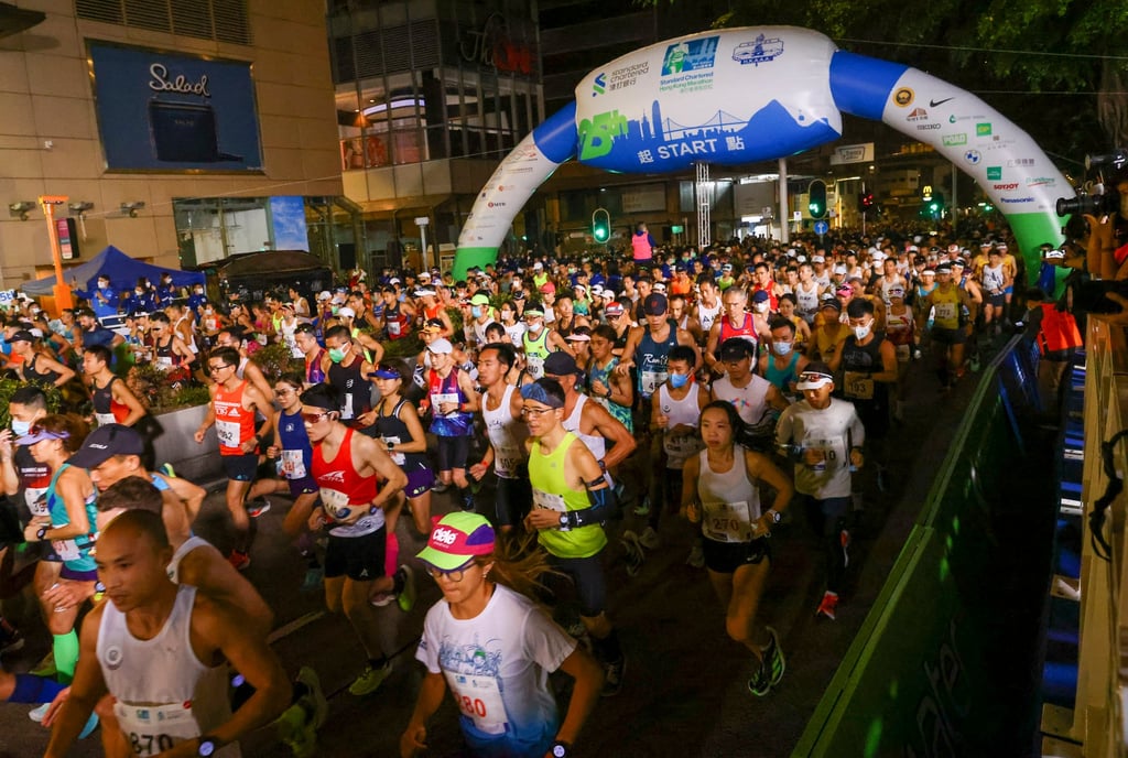 The start line of last year’s marathon. One sports expert has reminded runners to start cutting back on training volume to facilitate physical recovery. Photo: Dickson Lee The start line of last year’s marathon. One sports expert has reminded runners to start cutting back on training volume to facilitate physical recovery. Photo: Dickson Lee