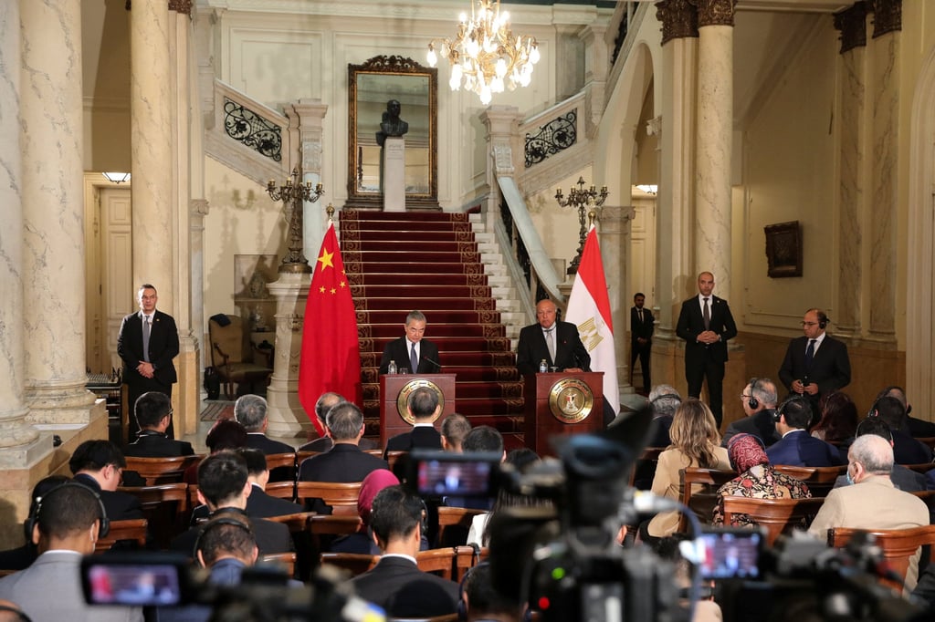 Egyptian Foreign Minister Sameh Shoukri and Chinese Foreign Minister Wang Yi hold a press conference, in Cairo, Egypt on Sunday. Photo: Reuters Egyptian Foreign Minister Sameh Shoukri and Chinese Foreign Minister Wang Yi hold a press conference, in Cairo, Egypt on Sunday. Photo: Reuters