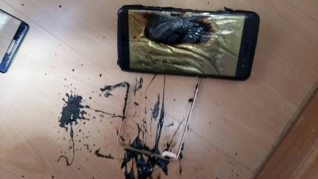 A Hong Kong-based Galaxy Note 7 smartphone user claimed in this Facebook post on September 19, 2016, that the device’s battery exploded when it was being charged. Photo: Facebook