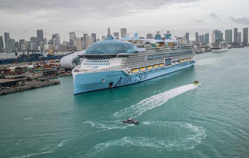 Royal Caribbean’s Icon of the Seas, the world’s largest cruise ship, heads to the dock in Port Miami. Its first official cruise starts on January 27. Photo: Getty Images