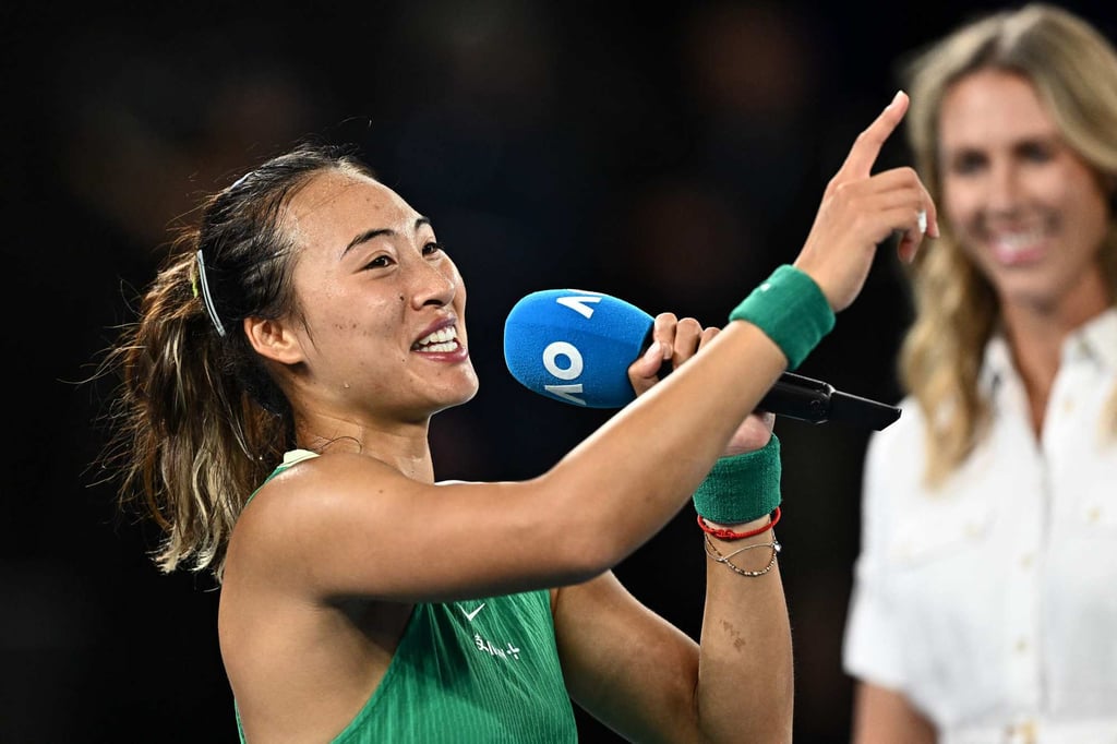 Zheng Qinwen speaks on court at Rod Laver Arena after her victory against Ukraine’s Dayana Yastremska. Photo: AFP Zheng Qinwen speaks on court at Rod Laver Arena after her victory against Ukraine’s Dayana Yastremska. Photo: AFP
