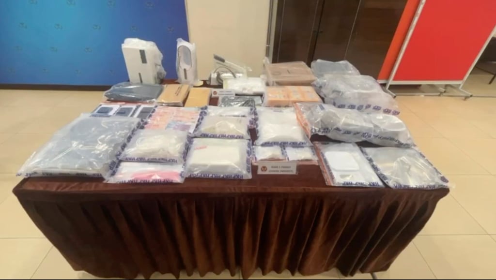 A total of 2,600 grams of suspected cocaine and crack cocaine have been seized. Photo: Facebook