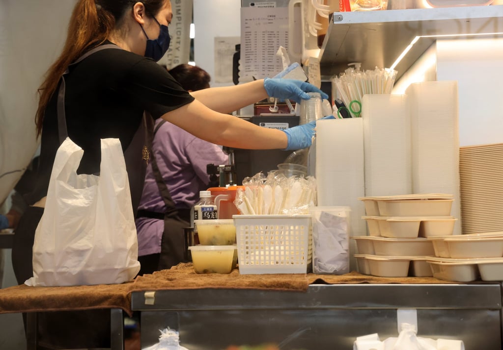 Restaurant staff will not be allowed to offer disposal plastic items under the ban. Photo: Jelly Tse Restaurant staff will not be allowed to offer disposal plastic items under the ban. Photo: Jelly Tse