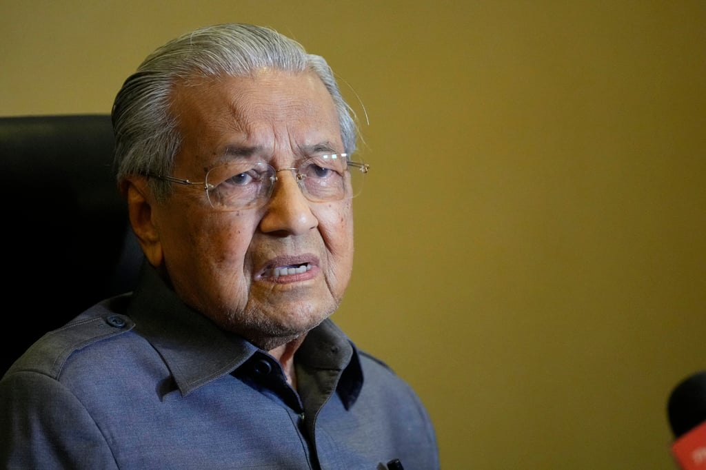 Mahathir Mohamad speaks during a news conference at his office in Putrajaya on Monday last week. Photo: AP
