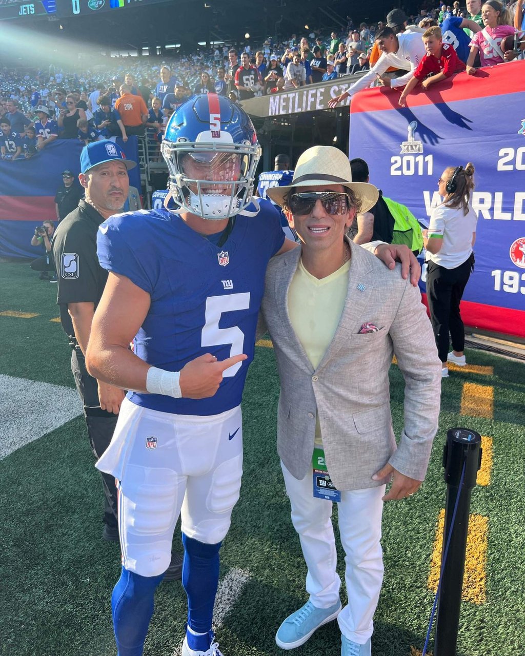 NFL star Tommy DeVito (left) with his agent, Sean Stellato. Photo: @seanstellatoses/Instagram