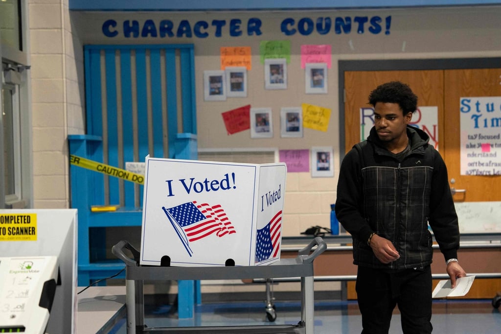 A person casts a vote in the Democratic Presidential Primary at a polling station on February 3 in West Columbia, South Carolina. Photo: AFP