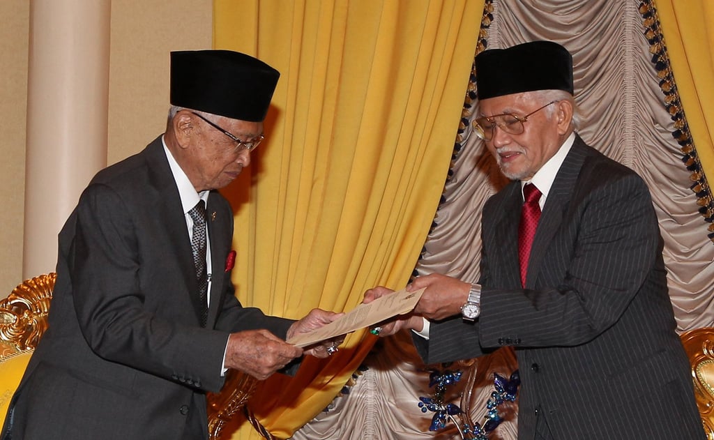 Outgoing Sarawak Chief Minister, Taib Mahmud (right) hands over his resignation letter to the Governor of Sarawak, Abang Muhammad Salahuddin, on February 12, 2014. File photo: AFP Outgoing Sarawak Chief Minister, Taib Mahmud (right) hands over his resignation letter to the Governor of Sarawak, Abang Muhammad Salahuddin, on February 12, 2014. File photo: AFP