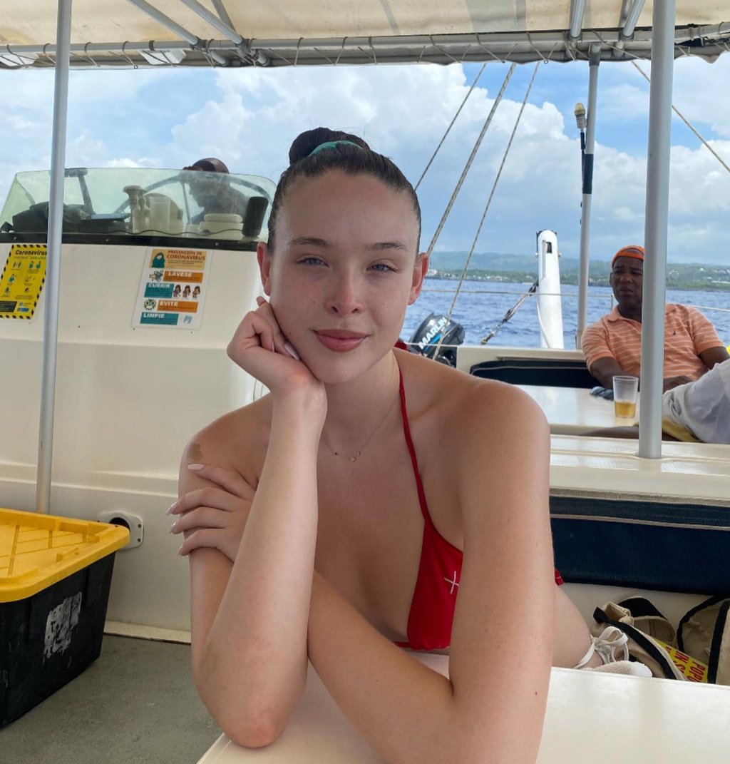 Ella Beatty was raised by Hollywood royalty. Photo: @ellabeattyy/Instagram