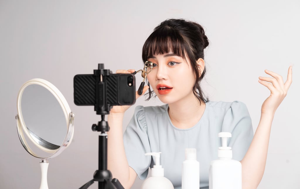 The ambitious mother hired an agent who said he could propel her daughter to online stardom. Photo: Shutterstock The ambitious mother hired an agent who said he could propel her daughter to online stardom. Photo: Shutterstock
