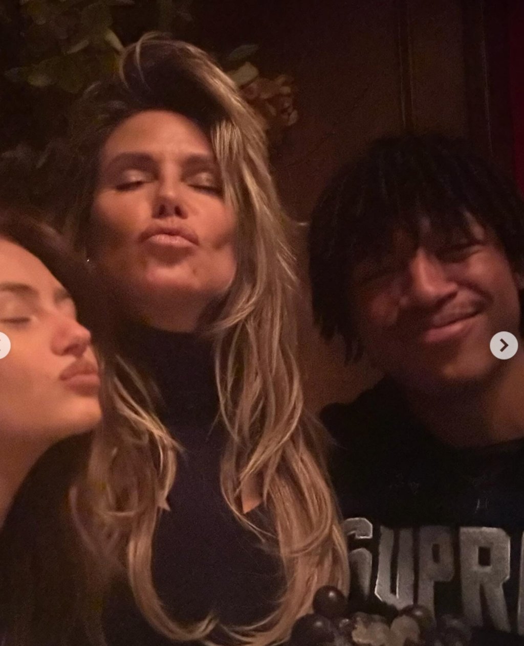 Post-dinner photo faces – Leni Klum, Heidi Klum and Henry Günther Ademola Dashtu Samuel. Photo: @heidiklum/Instagram Post-dinner photo faces – Leni Klum, Heidi Klum and Henry Günther Ademola Dashtu Samuel. Photo: @heidiklum/Instagram