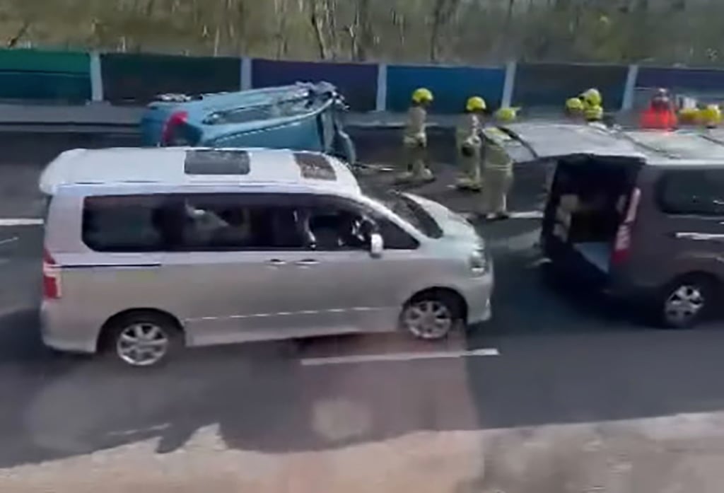 A video screenshot shows the crash scene after the car flipped over. Photo: Facebook/Public Transport Think Tank of Hong Kong