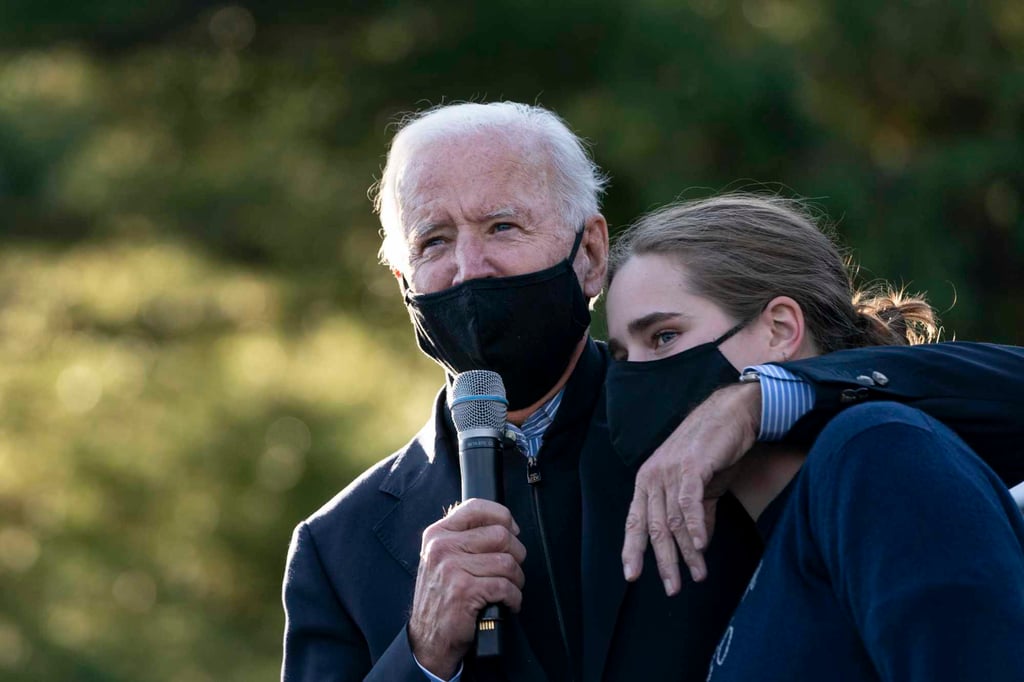 Joe Biden puts his arm around his granddaughter Maisy Biden at a political event in Michigan in 2020. Photo: Getty Images Joe Biden puts his arm around his granddaughter Maisy Biden at a political event in Michigan in 2020. Photo: Getty Images