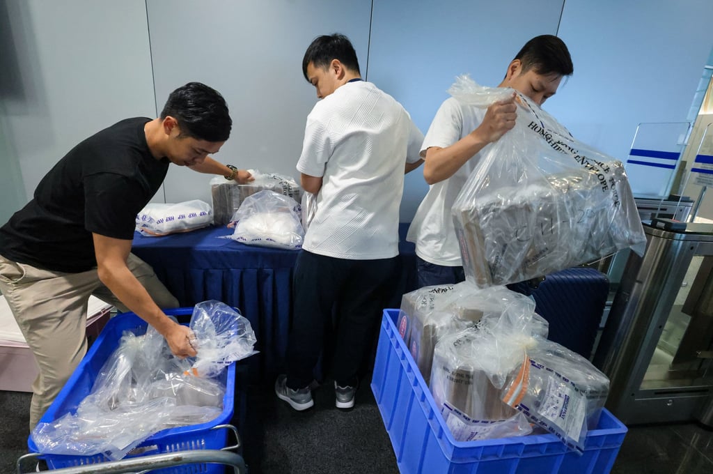 The force say it believes the cocaine is linked to a transnational smuggling syndicate. Photo: Dickson Lee The force say it believes the cocaine is linked to a transnational smuggling syndicate. Photo: Dickson Lee