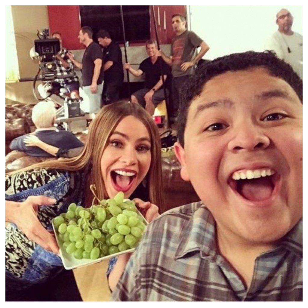 Rico Rodriguez posing with his on-screen mum, Sofía Vergara, back in the day. Photo: @mofyxlove/Instagram