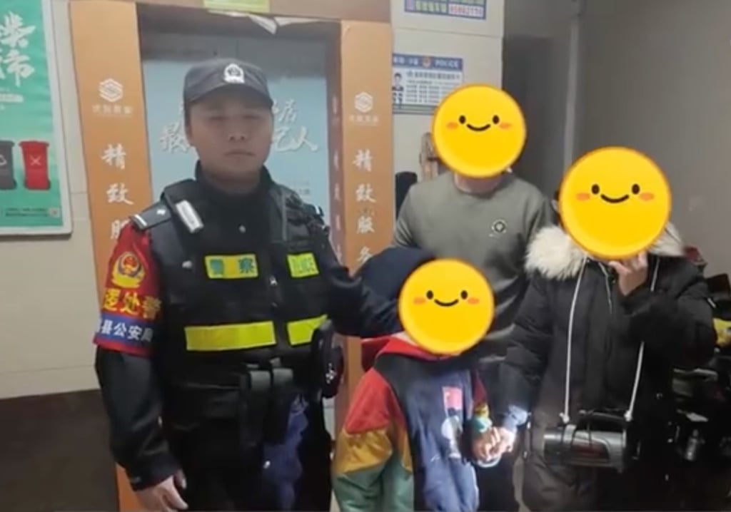The youngster was reunited with his parents thanks to some ingenious police work. Photo: Weibo The youngster was reunited with his parents thanks to some ingenious police work. Photo: Weibo