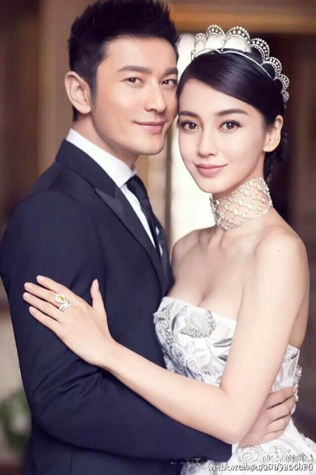 A wedding photo of Huang Xiaoming and Angelababy. Photo: @黄晓明/Weibo A wedding photo of Huang Xiaoming and Angelababy. Photo: @黄晓明/Weibo