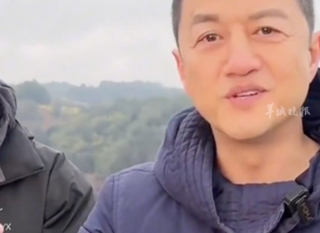 An emotional Li Yapeng spoke about his spartan lifestyle and efforts to pay off a mountain of debt during the live-streaming session. Photo: Douyin An emotional Li Yapeng spoke about his spartan lifestyle and efforts to pay off a mountain of debt during the live-streaming session. Photo: Douyin