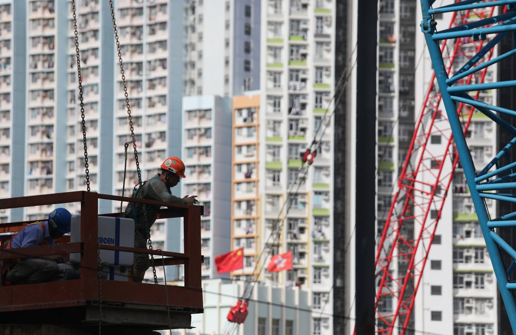 Construction work at a public housing site in Cheung Sha Wan. Photo: Xiaomei Chen Construction work at a public housing site in Cheung Sha Wan. Photo: Xiaomei Chen
