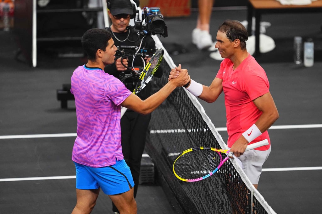 Nadal (right) played an exhibition match with Carlos Alcaraz in Las Vegas on Sunday. Photo: AFP