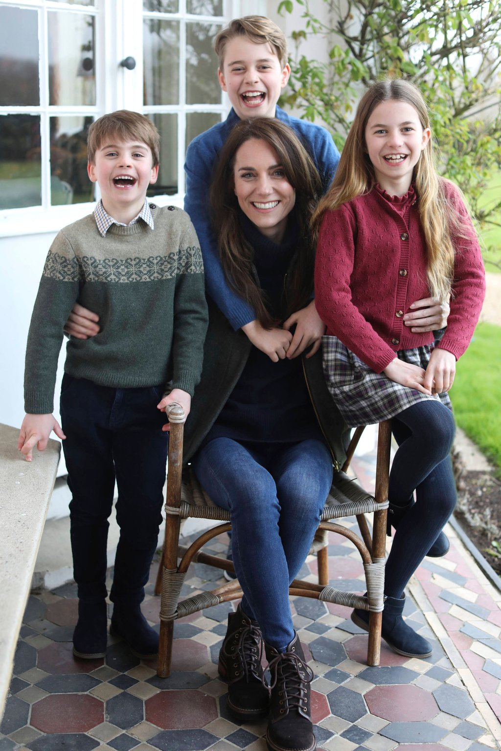 The full-length version of the photo. Photo: Prince of Wales/Kensington Palace