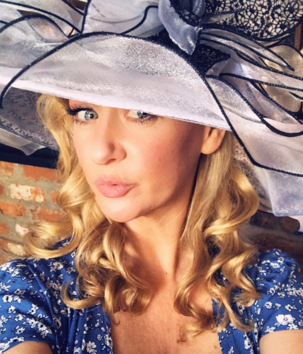 Carrie Royale has threatened to leak naked photos of Prince Harry. Photo: @carrieroyale/Instagram