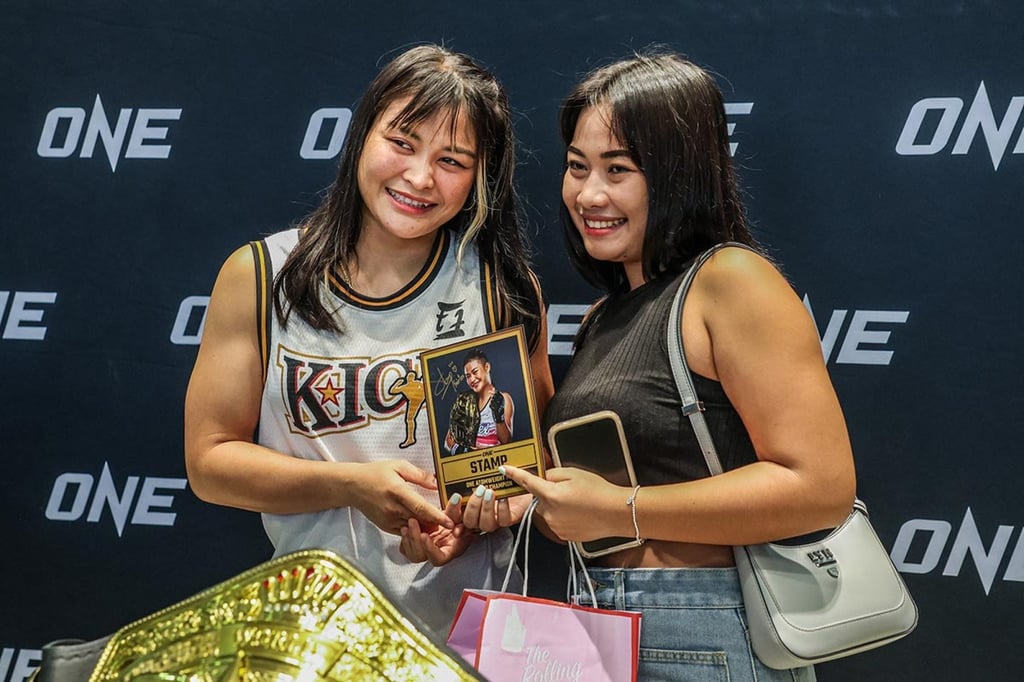 Stamp Fairtex (left) and a fan at ONE Fight Night 20. Photo: ONE Championship Stamp Fairtex (left) and a fan at ONE Fight Night 20. Photo: ONE Championship