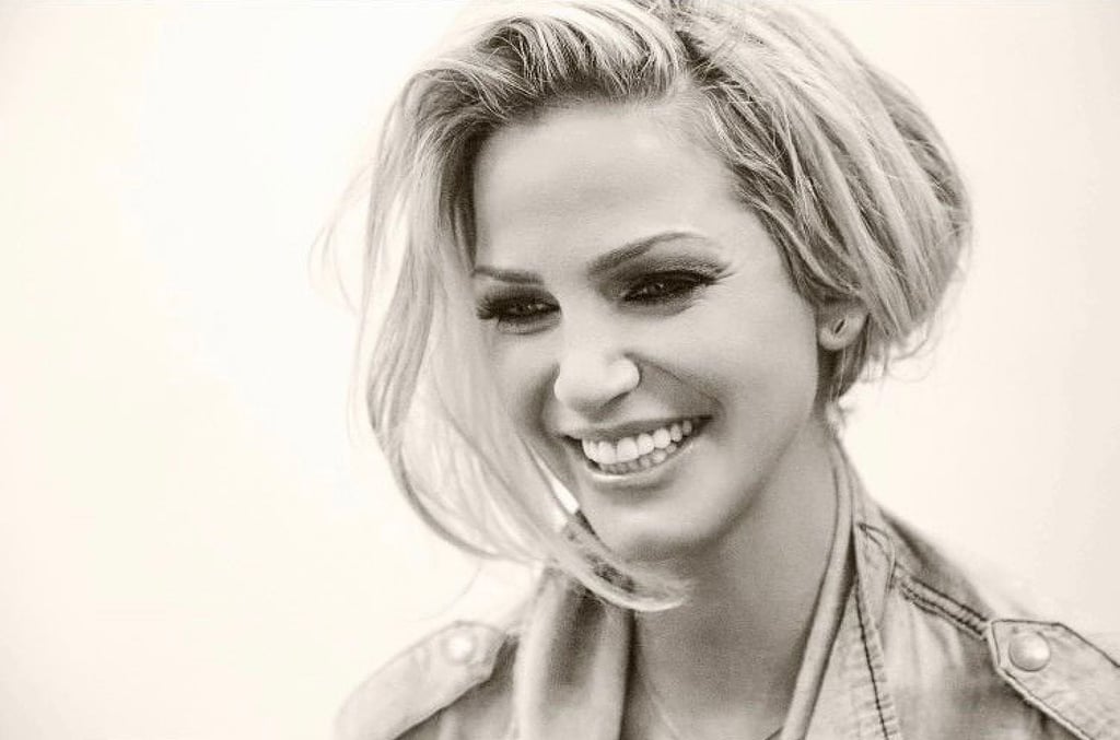 “She was a bright shining star and I hope that’s how she can be remembered instead,” Sarah Harding’s mother posted about her death in 2021. Photo: @sarahnicoleharding/Instagram