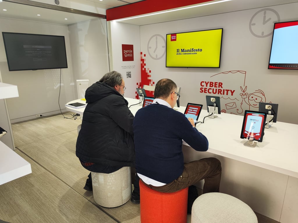 Huawei Italy’s interactive SmartBus also attracted adult visitors during last year’s three-month cybersecurity initiative touring cities across Italy.
