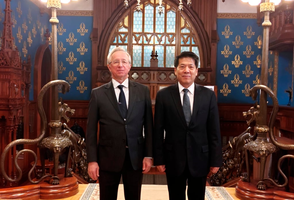 Special Representative of the Chinese Government on Eurasian Affairs Li Hui (right) with Russian Deputy Foreign Minister Mikhail Galuzin in Moscow on March 2. Photo: Xinhua