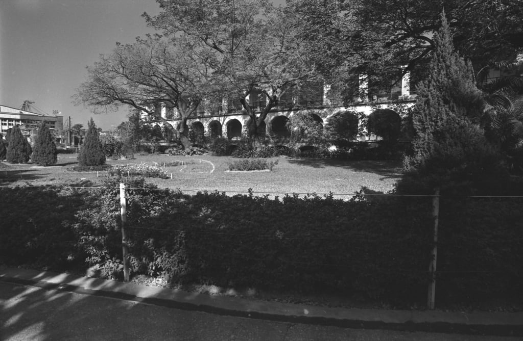 The former Whitfield Barracks in the late 1970s. One of the remaining blocks is to become a Chinese cultural centre. Photo: SCMP