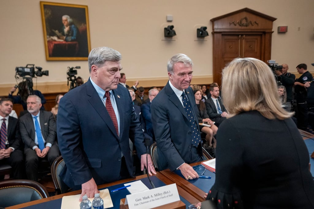 Retired generals Mark Milley and Kenneth McKenzie. Photo: EPA-EFE Retired generals Mark Milley and Kenneth McKenzie. Photo: EPA-EFE