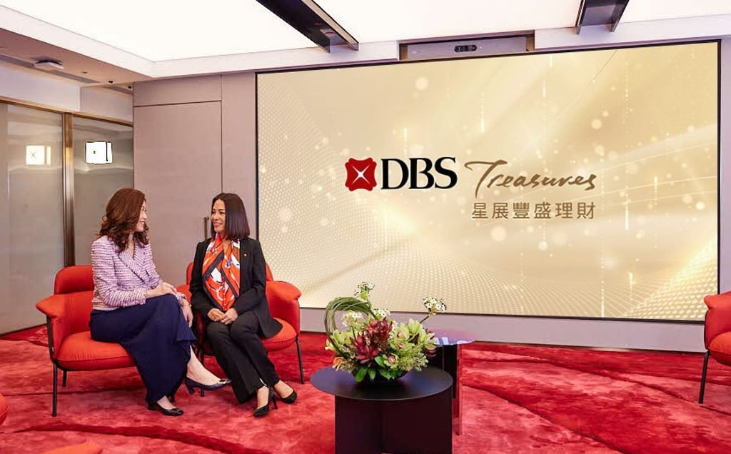 Amy Kwan and Maggie Yung in the Live More Zone of the bank’s new wealth centre, which hosts customer events and activities.