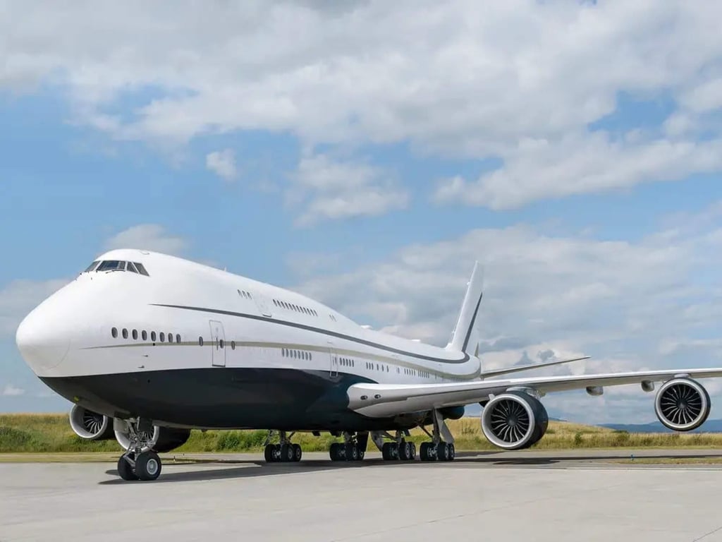 The 747-8i has two levels and can accommodate up till 400. Photos: Business Insider The 747-8i has two levels and can accommodate up till 400. Photos: Business Insider