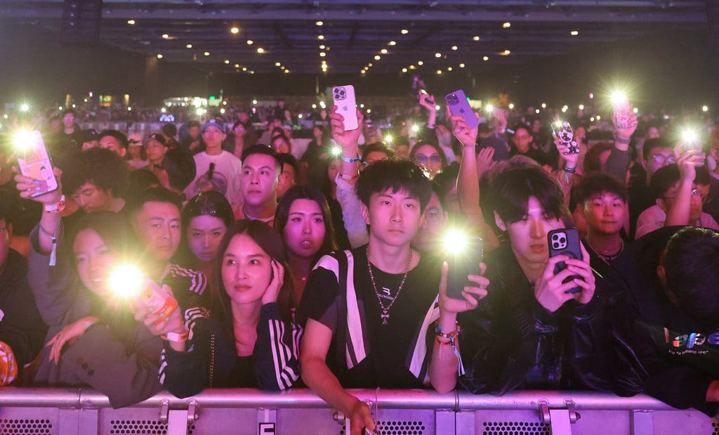 Fans pack AsiaWorld-Expo on Friday night. Photo: Edmond So