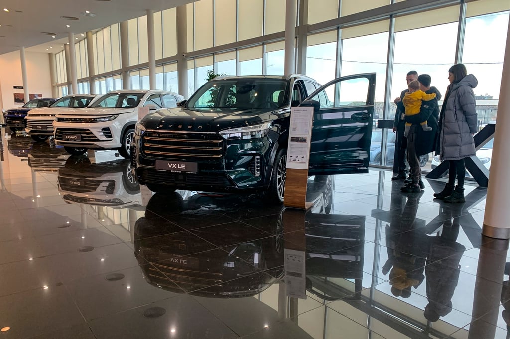People look at vehicles at a car showroom in St. Petersburg, Russia on March 9, 2024. Photo: AP People look at vehicles at a car showroom in St. Petersburg, Russia on March 9, 2024. Photo: AP