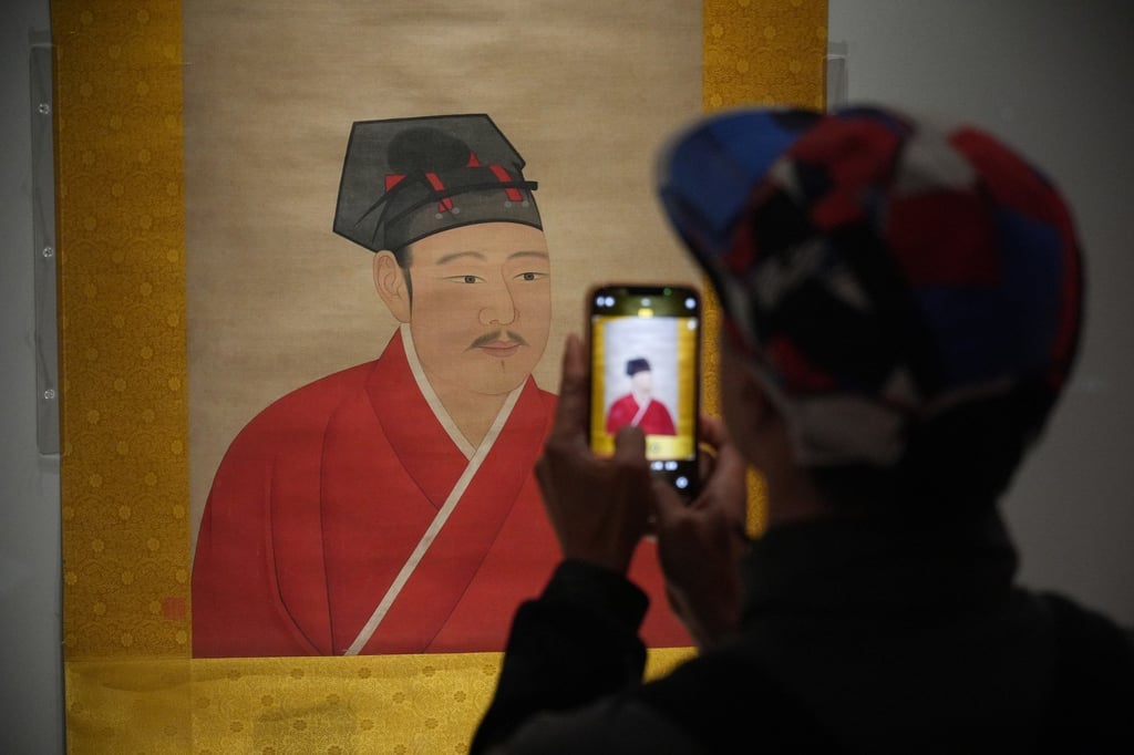 “Portrait of Song Emperor Huizong” is on display in the Hong Kong Palace Museum’s ongoing exhibition of historical Chinese figure paintings by Ming dynasty artists. Photo: Eugene Lee